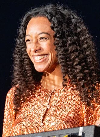 Corinne Bailey Rae height profile photo
