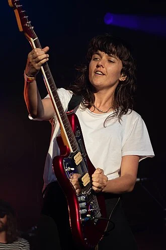Courtney Barnett height profile photo