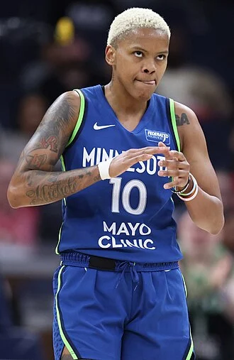 Courtney Williams height profile photo