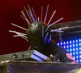 Craig Jones (musician) height profile photo