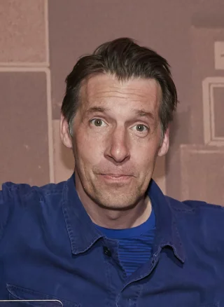 Craig Parkinson height profile photo