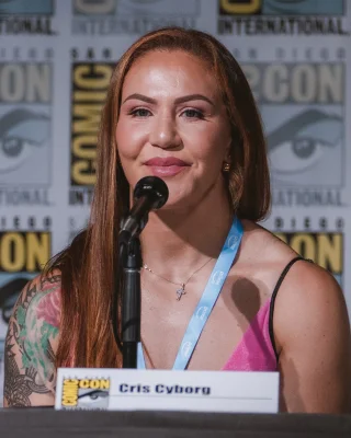 Cris Cyborg height profile photo