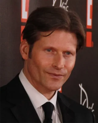 Crispin Glover height profile photo