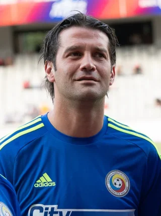 Cristian Chivu height profile photo