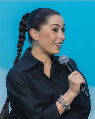 Cristin Milioti height profile photo