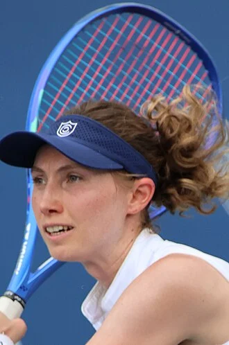 Cristina Bucșa height profile photo