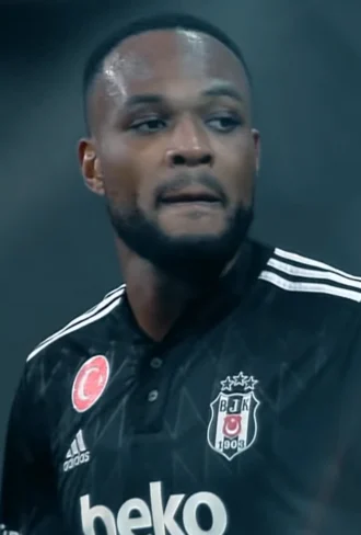 Cyle Larin height profile photo