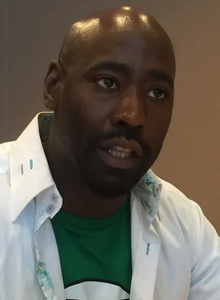 D. B. Woodside height profile photo