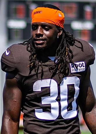 D'Ernest Johnson height profile photo