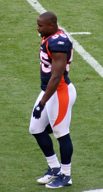 D. J. Williams (linebacker) height profile photo