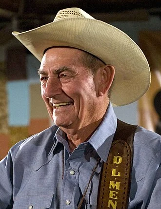 D. L. Menard height profile photo
