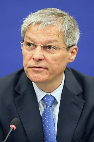 Dacian Cioloș height profile photo