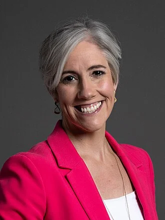 Daisy Cooper height profile photo