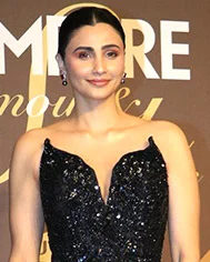 Daisy Shah height profile photo