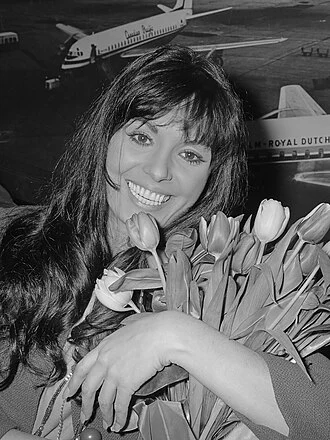 Daliah Lavi height profile photo