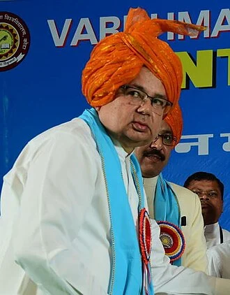 Dalveer Bhandari height profile photo