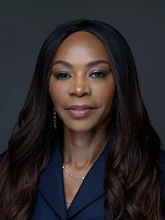Dambisa Moyo, Baroness Moyo height profile photo