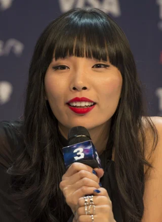 Dami Im height profile photo