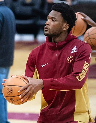 Damian Jones (basketball) height profile photo