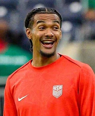 Damion Downs height profile photo