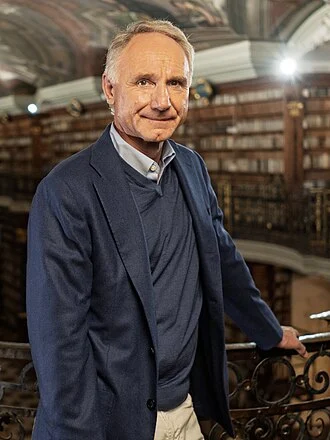 Dan Brown height profile photo