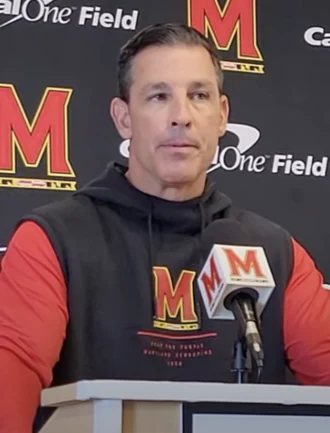 Dan Enos height profile photo