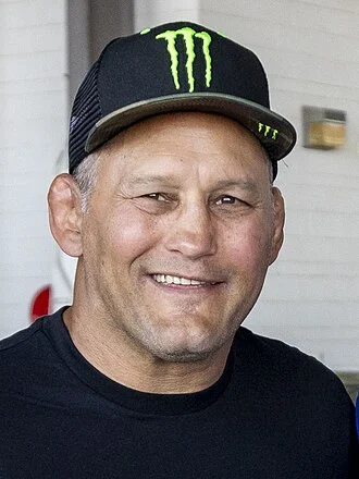 Dan Henderson height profile photo