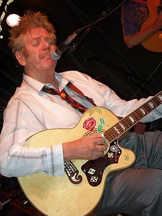 Dan Hicks (singer) height profile photo