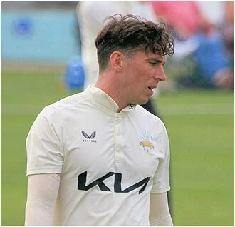 Dan Lawrence height profile photo