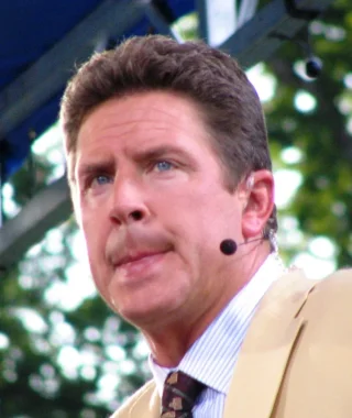 Dan Marino height profile photo