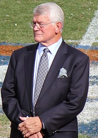 Dan Reeves height profile photo