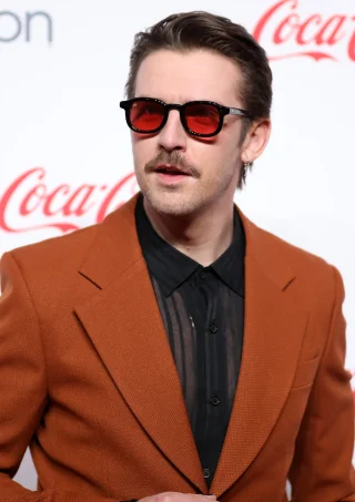 Dan Stevens height profile photo