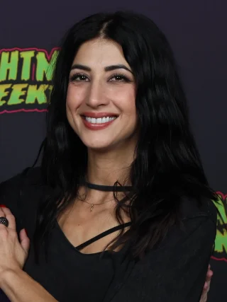 Dana DeLorenzo height profile photo