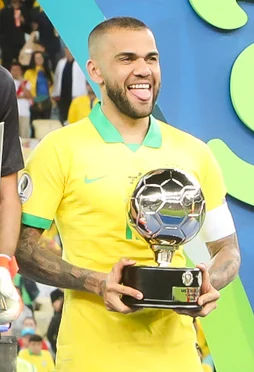 Dani Alves height profile photo