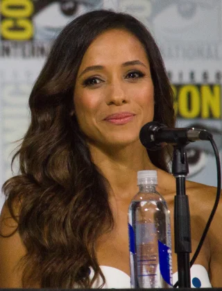 Dania Ramirez height profile photo