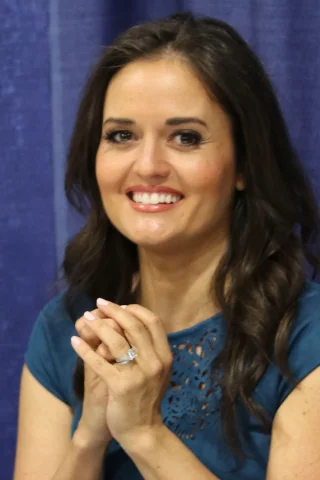 Danica McKellar height profile photo