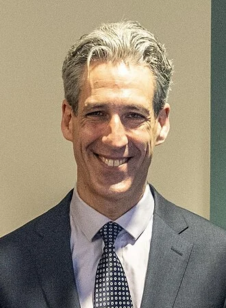 Daniel Biss height profile photo