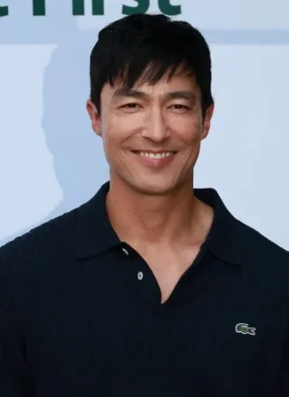 Daniel Henney height profile photo