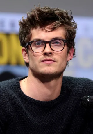 Daniel Sharman height profile photo
