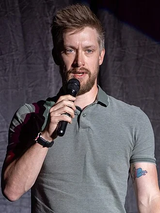 Daniel Sloss height profile photo