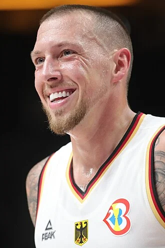 Daniel Theis height profile photo