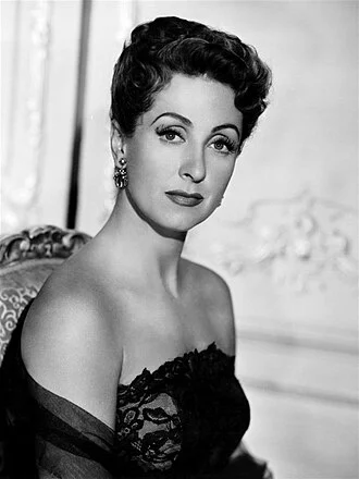 Danielle Darrieux height profile photo