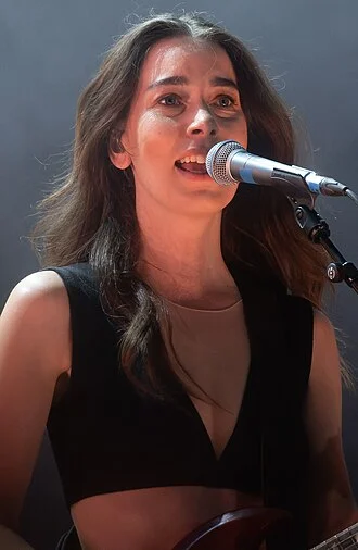Danielle Haim height profile photo