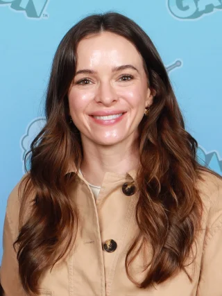 Danielle Panabaker height profile photo