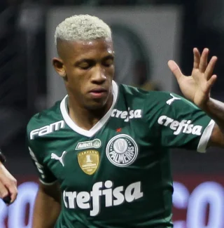 Danilo (footballer, born 2001) height profile photo