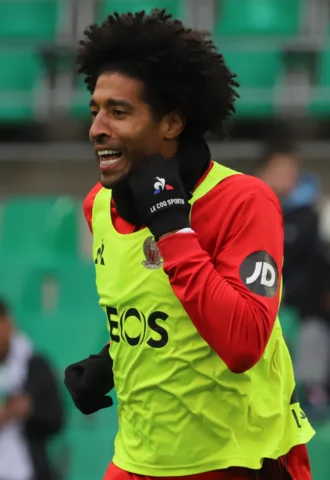 Dante (footballer) height profile photo