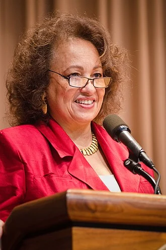 Daphne Maxwell Reid height profile photo