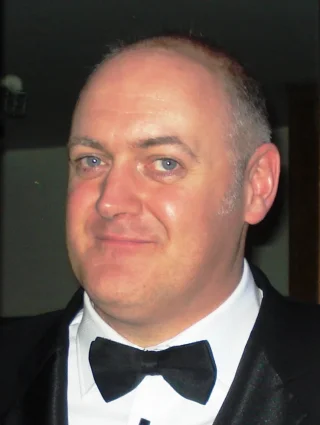 Dara Ó Briain height profile photo