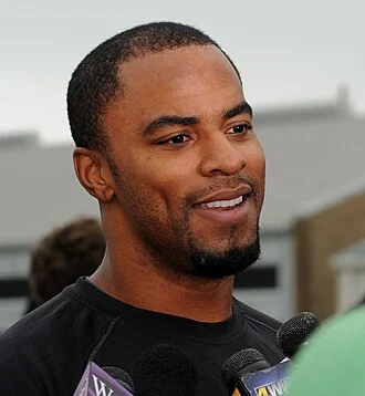 Darren Sharper height profile photo