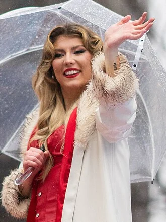Dasha (singer) height profile photo